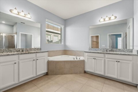 Casa en alquiler en Orlando, Florida, 4 dormitorios, 240.9 m2 № 1913894 - foto 23