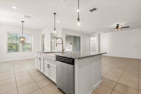 Casa en alquiler en Orlando, Florida, 4 dormitorios, 240.9 m2 № 1913894 - foto 14