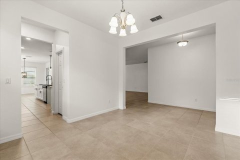 Casa en alquiler en Orlando, Florida, 4 dormitorios, 240.9 m2 № 1913894 - foto 16