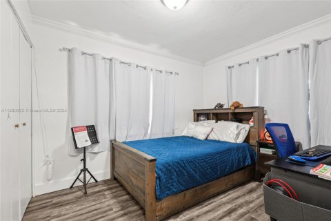 Casa en venta en Miami, Florida, 5 dormitorios, 108.7 m2 № 1943785 - foto 6