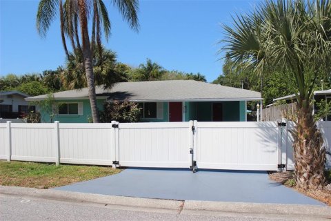 Casa en alquiler en Sarasota, Florida, 2 dormitorios, 142.7 m2 № 1774952 - foto 3