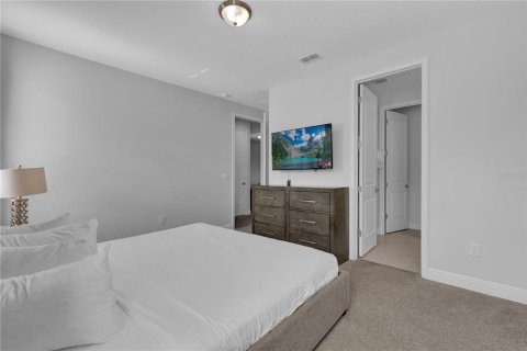 Casa en venta en Kissimmee, Florida, 8 dormitorios, 316.98 m2 № 1903169 - foto 13