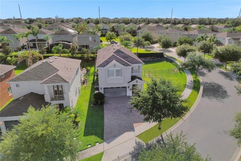 Casa en venta en Kissimmee, Florida, 8 dormitorios, 316.98 m2 № 1903169 - foto 1