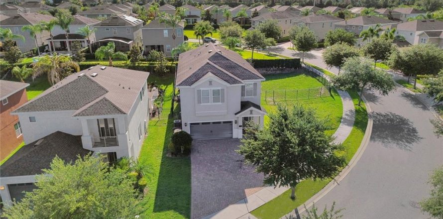 Casa en Kissimmee, Florida 8 dormitorios, 316.98 m2 № 1903169