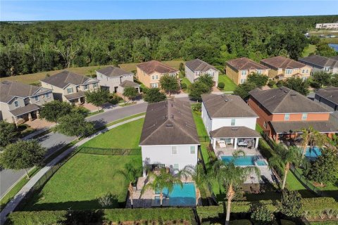 Casa en venta en Kissimmee, Florida, 8 dormitorios, 316.98 m2 № 1903169 - foto 2
