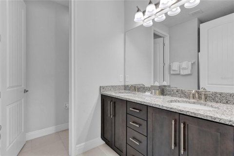 Casa en venta en Kissimmee, Florida, 8 dormitorios, 316.98 m2 № 1903169 - foto 12