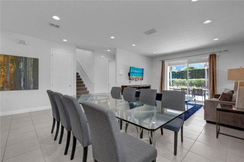 Casa en venta en Kissimmee, Florida, 8 dormitorios, 316.98 m2 № 1903169 - foto 30