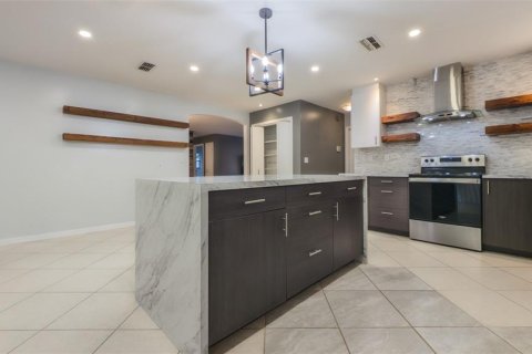Villa ou maison à louer à New Port Richey, Floride: 3 chambres, 151.06 m2 № 2424288 - photo 7