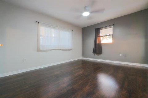 Villa ou maison à louer à New Port Richey, Floride: 3 chambres, 151.06 m2 № 2424288 - photo 13