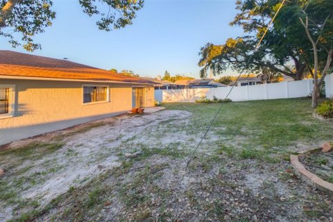 Villa ou maison à louer à New Port Richey, Floride: 3 chambres, 151.06 m2 № 2424288 - photo 5
