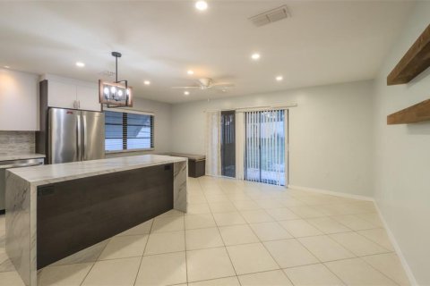Villa ou maison à louer à New Port Richey, Floride: 3 chambres, 151.06 m2 № 2424288 - photo 24