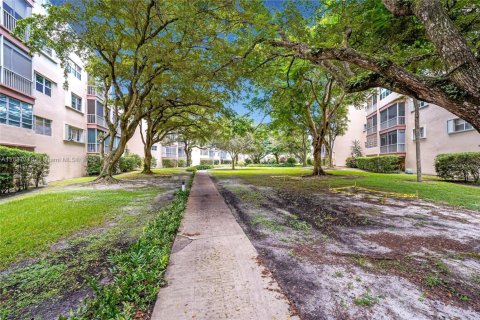 Copropriété à vendre à Plantation, Floride: 1 chambre, 86.58 m2 № 1942210 - photo 1