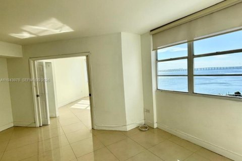 Снять в аренду кондоминиум в Майами, Флорида 2 спальни, 91.97м2, № 2002104 - фото 21