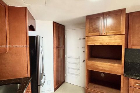 Снять в аренду кондоминиум в Майами, Флорида 2 спальни, 91.97м2, № 2002104 - фото 10