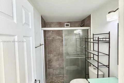 Снять в аренду кондоминиум в Майами, Флорида 2 спальни, 91.97м2, № 2002104 - фото 28