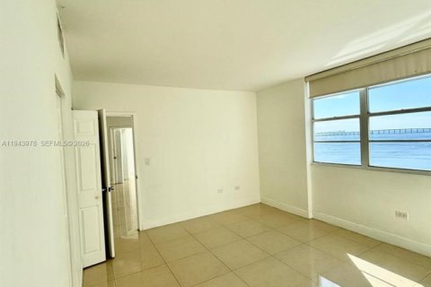 Снять в аренду кондоминиум в Майами, Флорида 2 спальни, 91.97м2, № 2002104 - фото 22