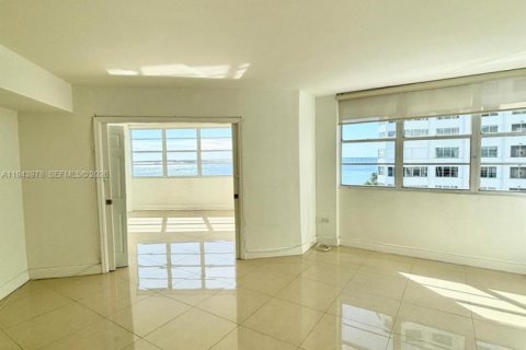 Снять в аренду кондоминиум в Майами, Флорида 2 спальни, 91.97м2, № 2002104 - фото 19