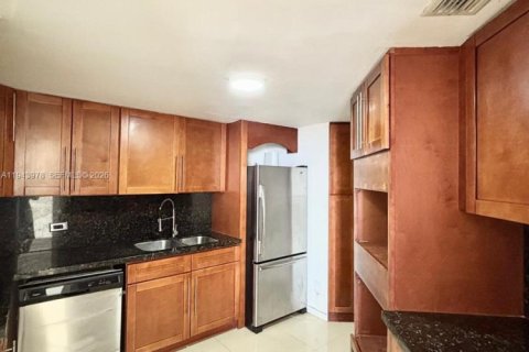 Снять в аренду кондоминиум в Майами, Флорида 2 спальни, 91.97м2, № 2002104 - фото 3