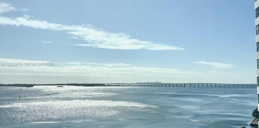 Кондоминиум с 2 спальнями в Майами, Флорида № 2002104