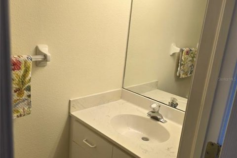 Townhouse in Saint Petersburg, Florida 3 bedrooms, 147.25 sq.m. № 1379504 - photo 7