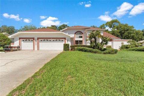 House in Hudson, Florida 3 bedrooms, 272.76 sq.m. № 1796864 - photo 1