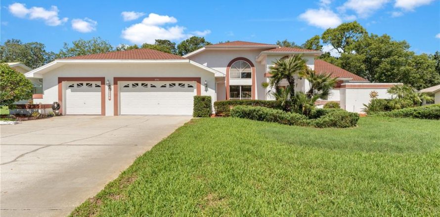 House in Hudson, Florida 3 bedrooms, 272.76 sq.m. № 1796864