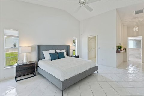 House in Hudson, Florida 3 bedrooms, 272.76 sq.m. № 1796864 - photo 5