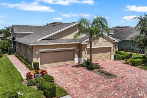 House in Sun City Center, Florida 2 bedrooms, 138.7 sq.m. № 1851276 - photo 1