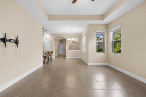 House in Sun City Center, Florida 2 bedrooms, 138.7 sq.m. № 1851276 - photo 13