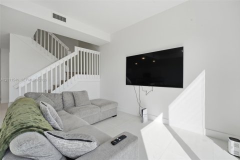 Adosado en venta en Homestead, Florida, 3 dormitorios, 135.45 m2 № 2431977 - foto 19