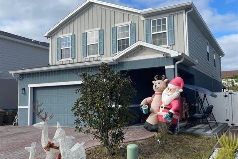 House in Kissimmee, Florida 5 bedrooms, 220.18 sq.m. № 2234745 - photo 2