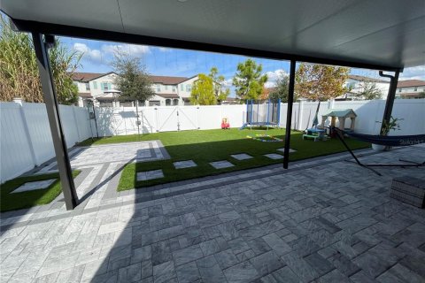House in Kissimmee, Florida 5 bedrooms, 220.18 sq.m. № 2234745 - photo 11