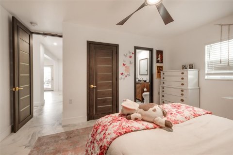 House in Tampa, Florida 3 bedrooms, 233.46 sq.m. № 2166601 - photo 29