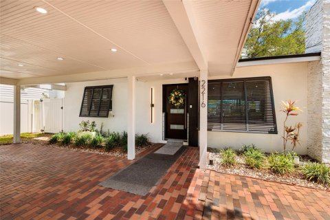 House in Tampa, Florida 3 bedrooms, 233.46 sq.m. № 2166601 - photo 5