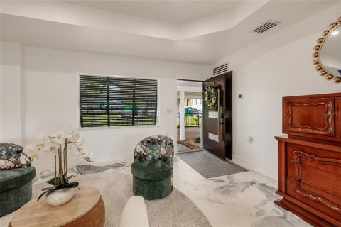 House in Tampa, Florida 3 bedrooms, 233.46 sq.m. № 2166601 - photo 7