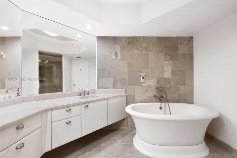 Купить кондоминиум в Форт-Лодердейл, Флорида 2 спальни, 141.4м2, № 2020159 - фото 17