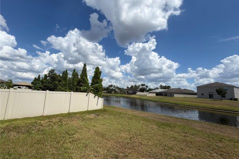 House in Riverview, Florida 5 bedrooms, 269.14 sq.m. № 2097667 - photo 25