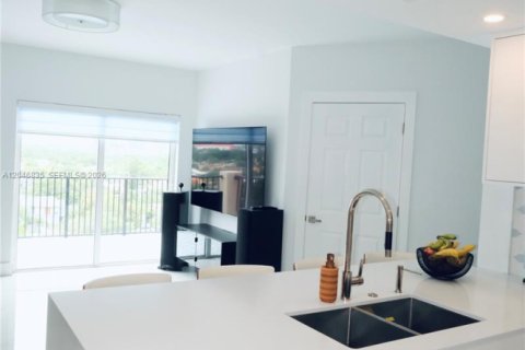 Copropriété à louer à Miami, Floride: 2 chambres, 83.52 m2 № 2186620 - photo 6