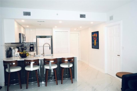 Copropriété à louer à Miami, Floride: 2 chambres, 83.52 m2 № 2186620 - photo 2