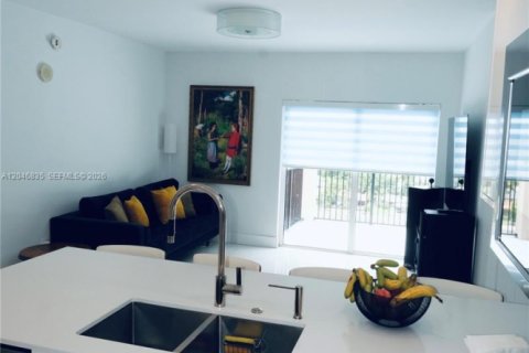 Copropriété à louer à Miami, Floride: 2 chambres, 83.52 m2 № 2186620 - photo 4