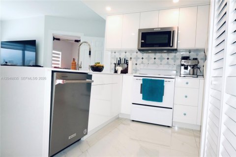 Copropriété à louer à Miami, Floride: 2 chambres, 83.52 m2 № 2186620 - photo 5