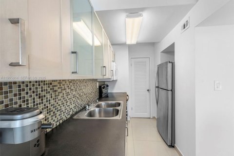 Copropriété à vendre à Miami Beach, Floride: 48.31 m2 № 2031113 - photo 11