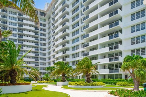 Copropriété à vendre à Miami Beach, Floride: 48.31 m2 № 2031113 - photo 29