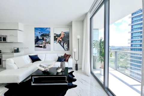 Condo in Miami, Florida, 1 bedroom № 1988371 - photo 2