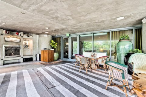 Condo in Miami, Florida, 1 bedroom № 1988371 - photo 19