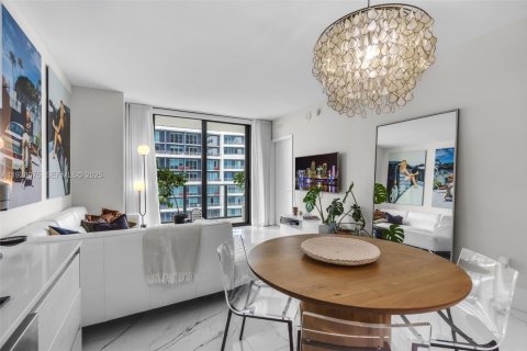 Condo in Miami, Florida, 1 bedroom № 1988371 - photo 7