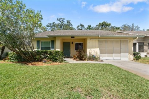 House in New Port Richey, Florida 2 bedrooms, 114.83 sq.m. № 1857637 - photo 1