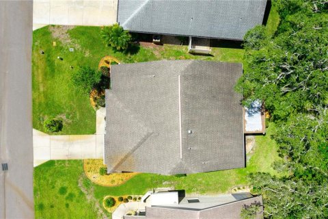 House in New Port Richey, Florida 2 bedrooms, 114.83 sq.m. № 1857637 - photo 3
