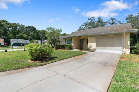 House in New Port Richey, Florida 2 bedrooms, 114.83 sq.m. № 1857637 - photo 2