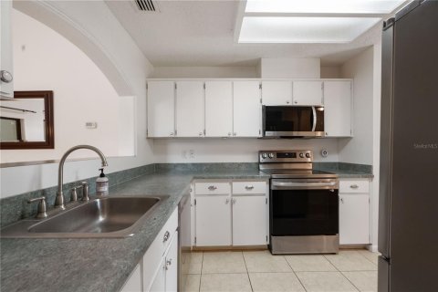 House in New Port Richey, Florida 2 bedrooms, 114.83 sq.m. № 1857637 - photo 8
